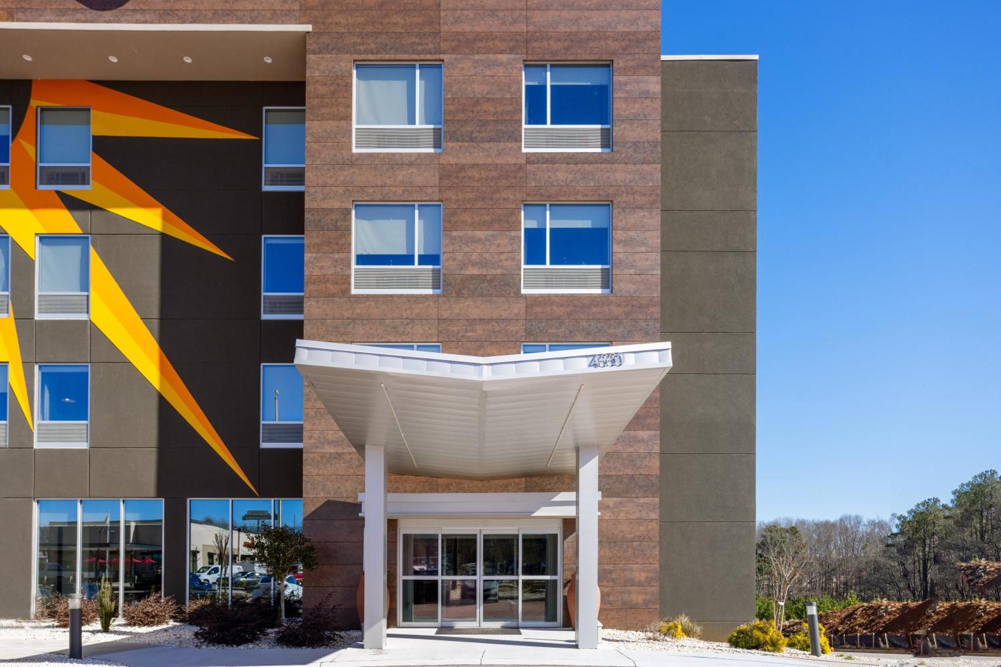 La Quinta Inn & Suites By Wyndham Locust Grove Buitenkant foto